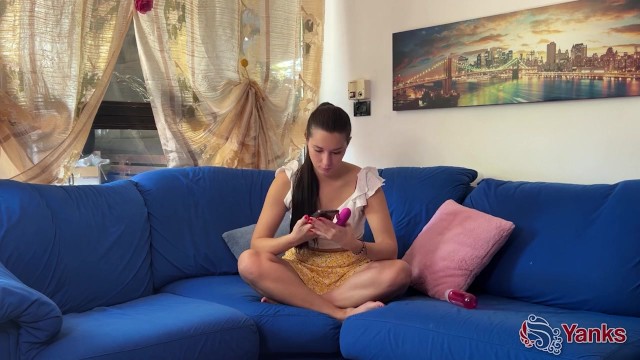 La salope belle plante en vedette dans clip seins naturels