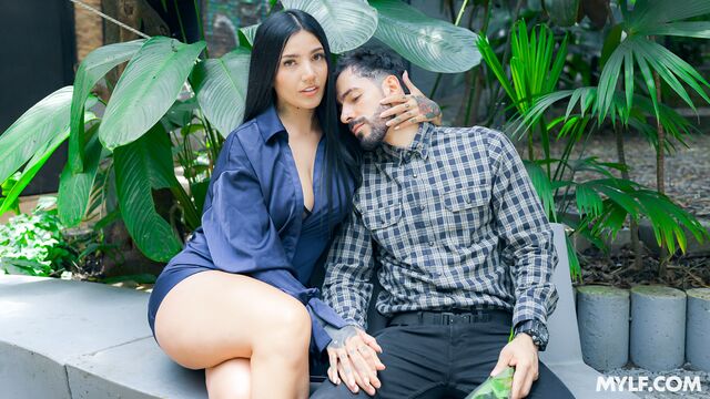 Invitevole La Rola in video tette grosse