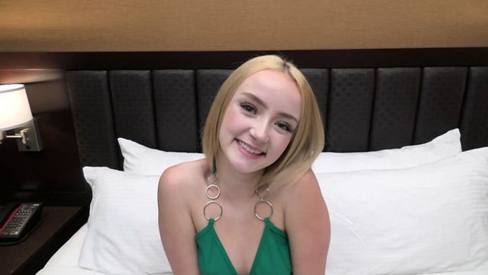 Lascivious queen bee's 18 auditions smut