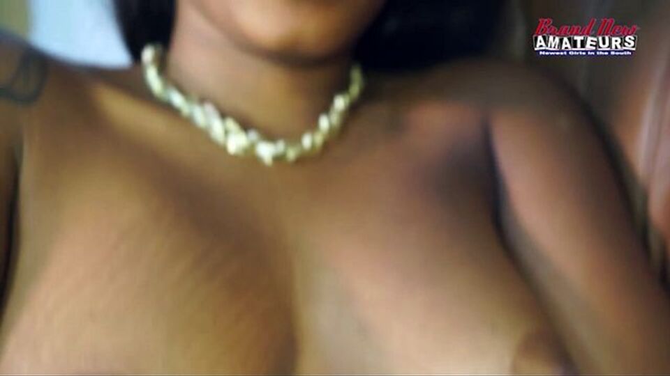 Lady's masturbation movie