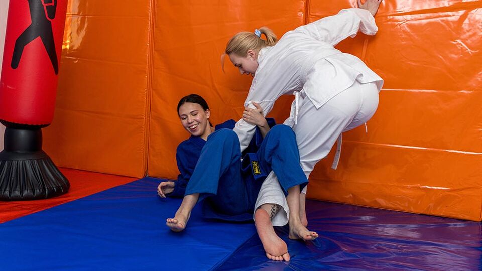 Teen (18+) smut with witching Katy Zachry and Elloise Arti from Young Lesbian Lovers