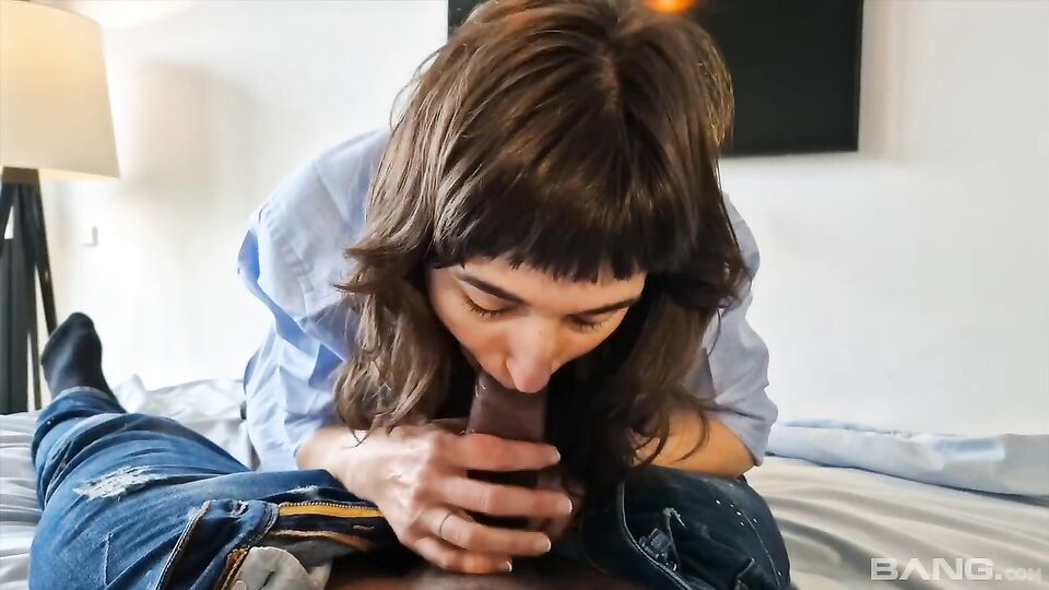 Joy Bear featuring Paulita Pappel's oral sex