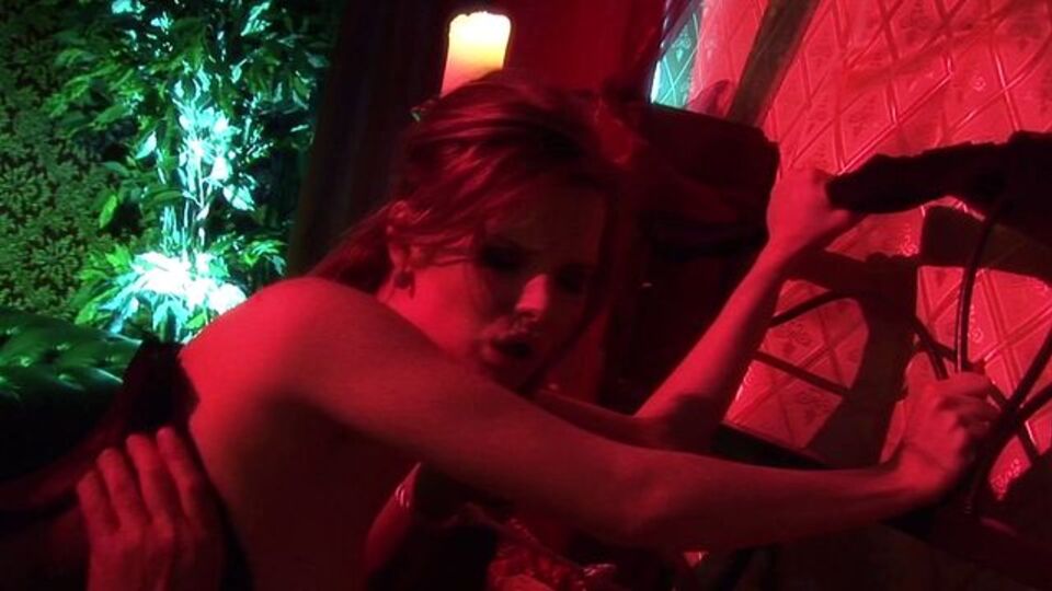 Easy-on-the-eyes Tarra and Ben's ass to mouth action