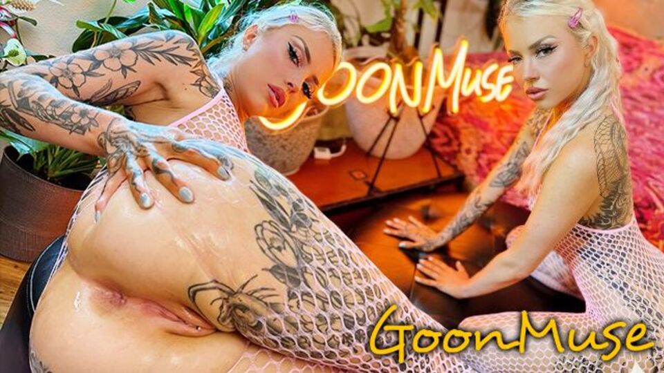 Hottie Zac Wild and Nichole Saphir at pierced nipple dirt