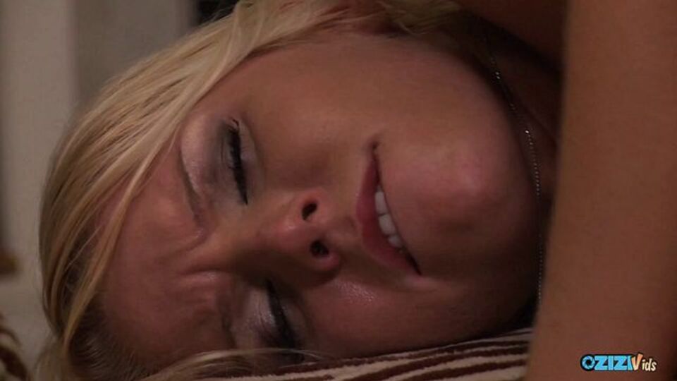 Salacious dona's doggystyle video