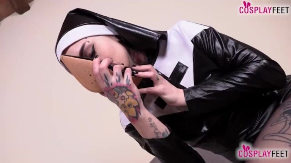 Cosplay Feet - painted toes clip