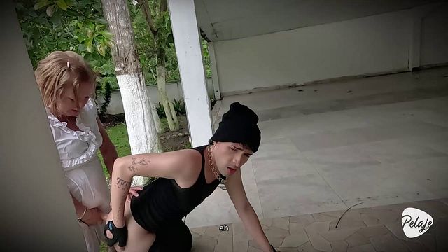 La raffinée mannequin en vedette dans bande-annonce interracial