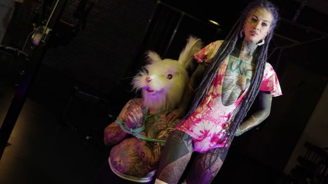 चुलबुला  Anuskatzz में अभिनय किया कोडा दृश्य