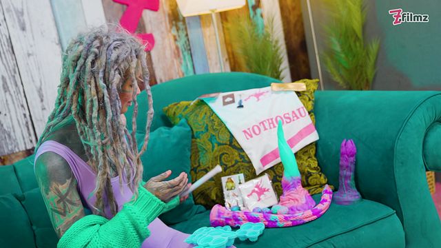 Ideale Anuskatzz in der Hauptrolle in Tattoo Pornofilm