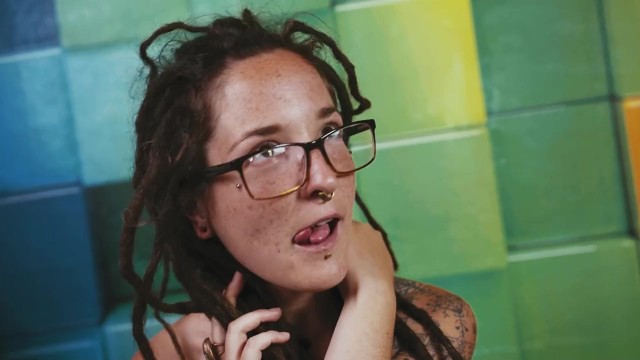 Dirty Dreaz प्रस्तुत करता है शिशु का बुत दृश्य