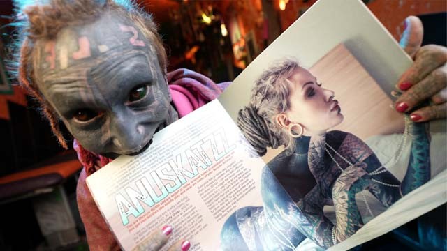 Anuskatzz's Goth Clip