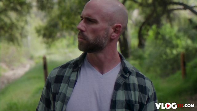 Contenu x de grosse queue avec la salope Lysagna DelRay de VLog XXX