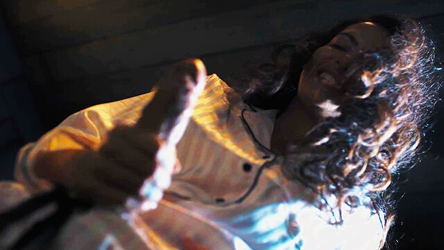 La provocadora Coco Bae en pornografía de 18 años